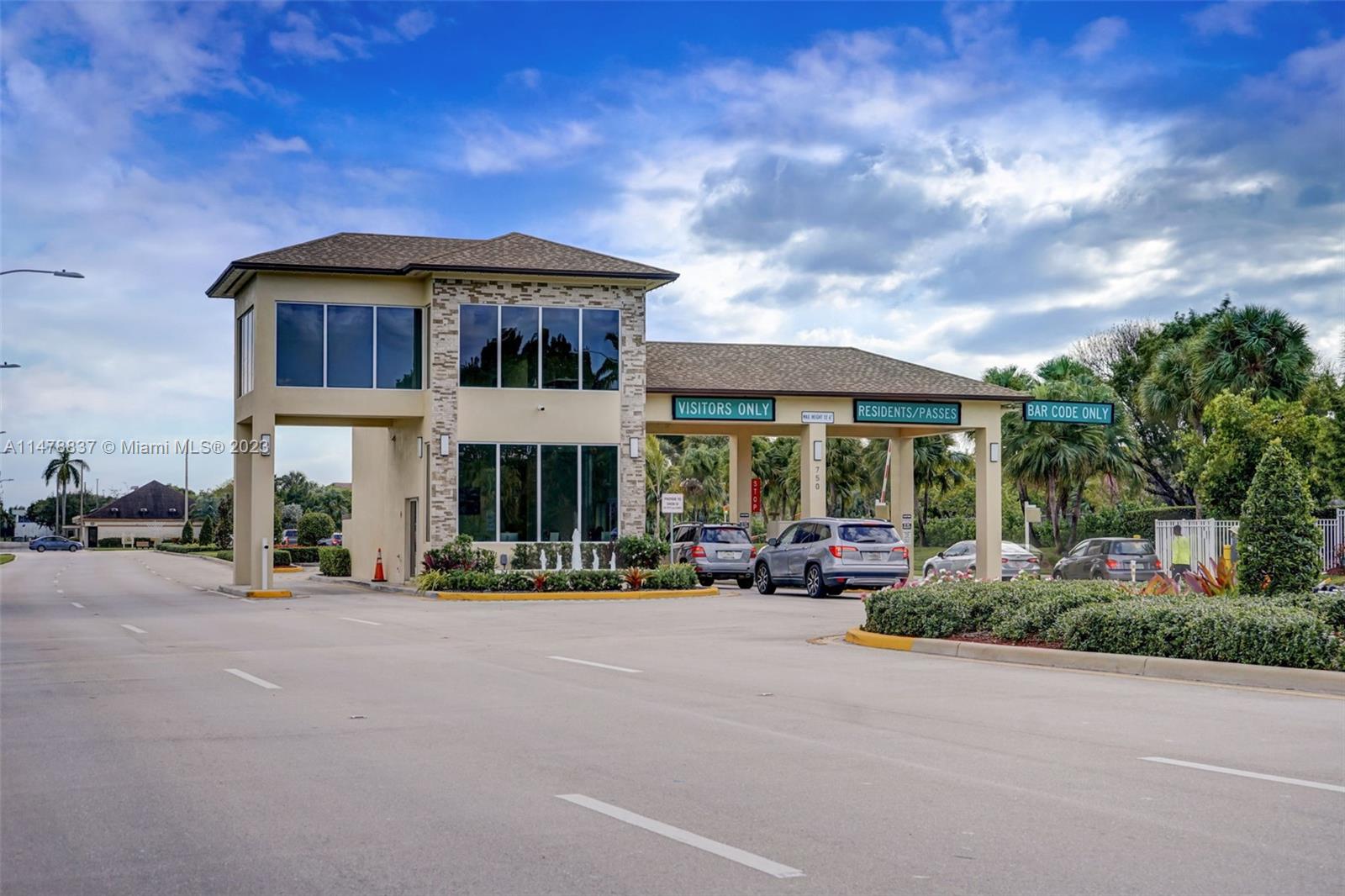 801 138th Ave, Pembroke Pines, FL 33027