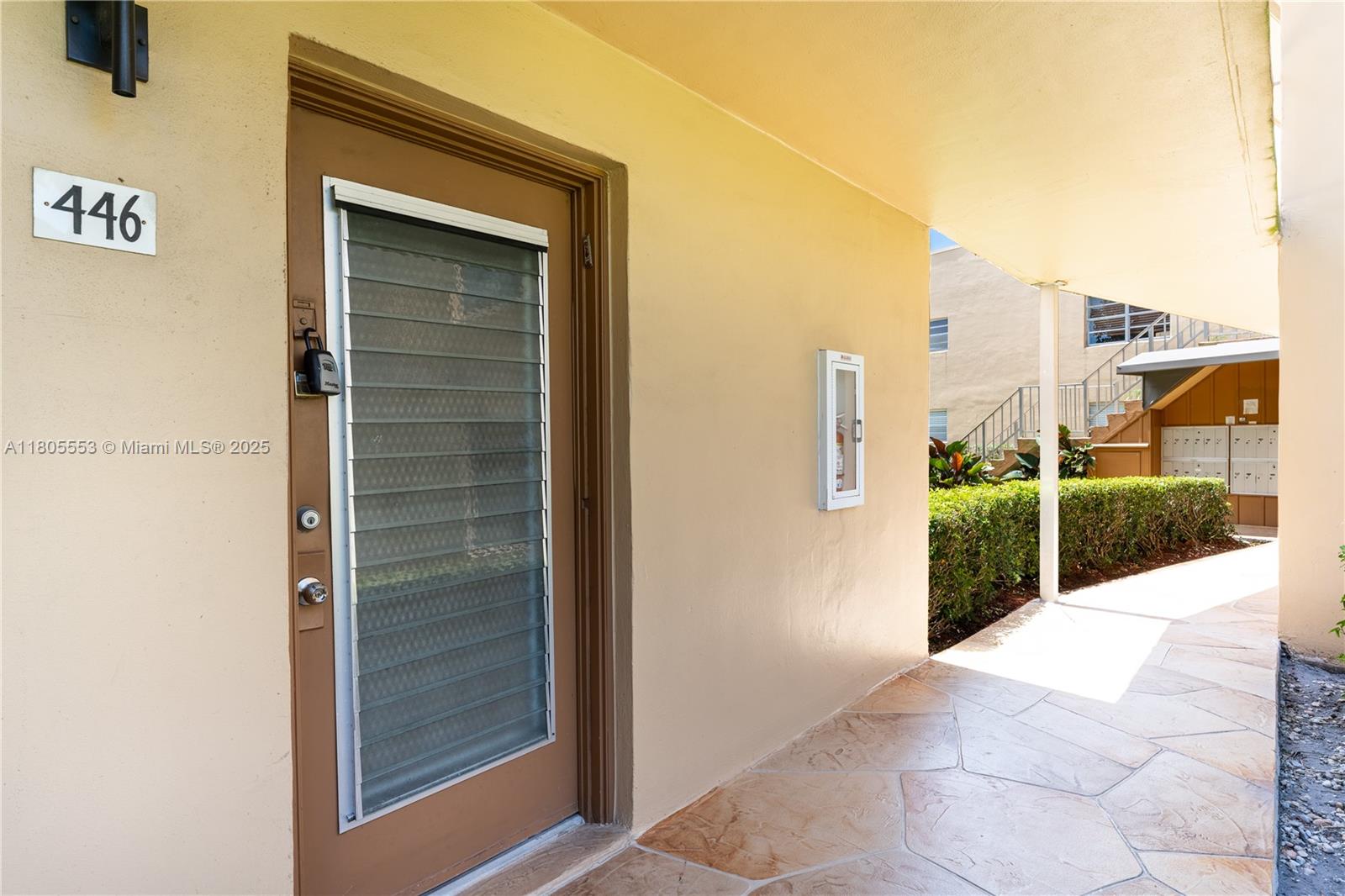 446 Flanders J, Delray Beach, FL 33484