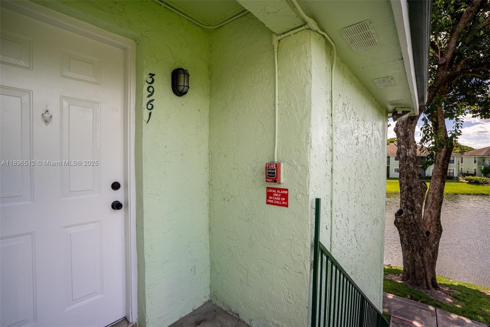 3961 87th Ave, Sunrise, FL 33351