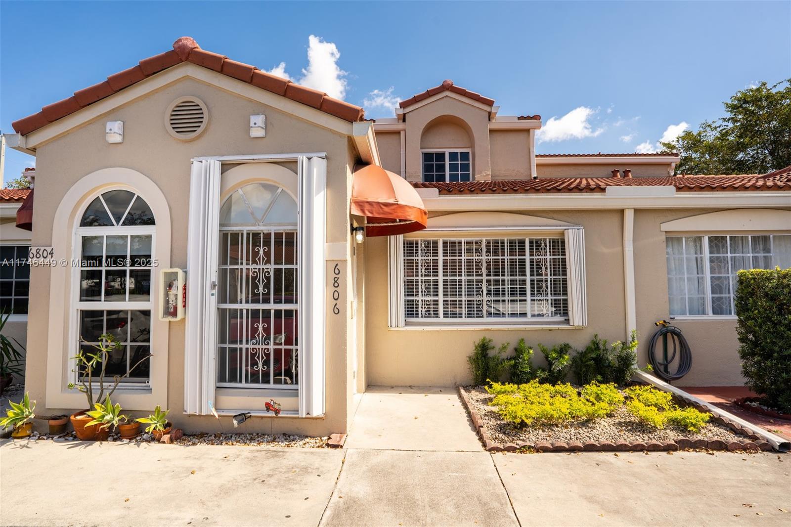 6806 166th Ter, Miami Lakes, FL 33014