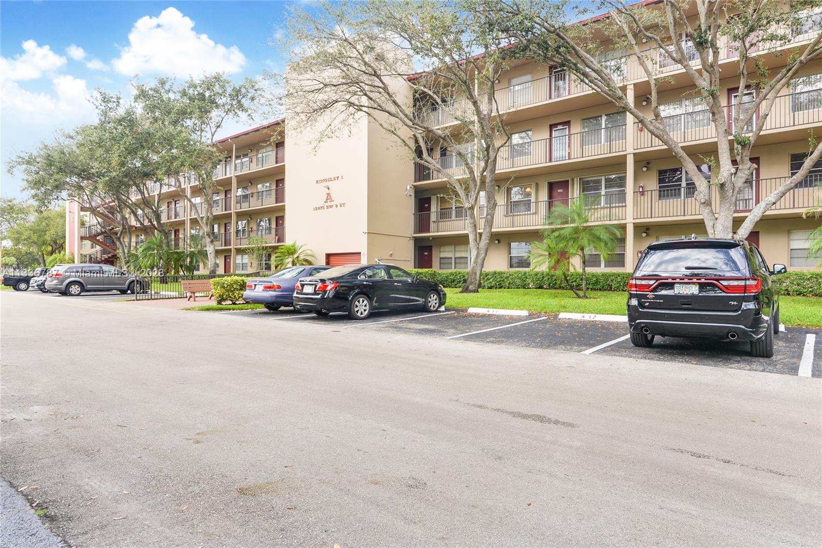 13475 9th St, Pembroke Pines, FL 33027