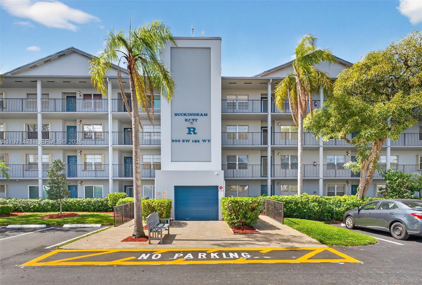 900 125th Way, Pembroke Pines, FL 33027