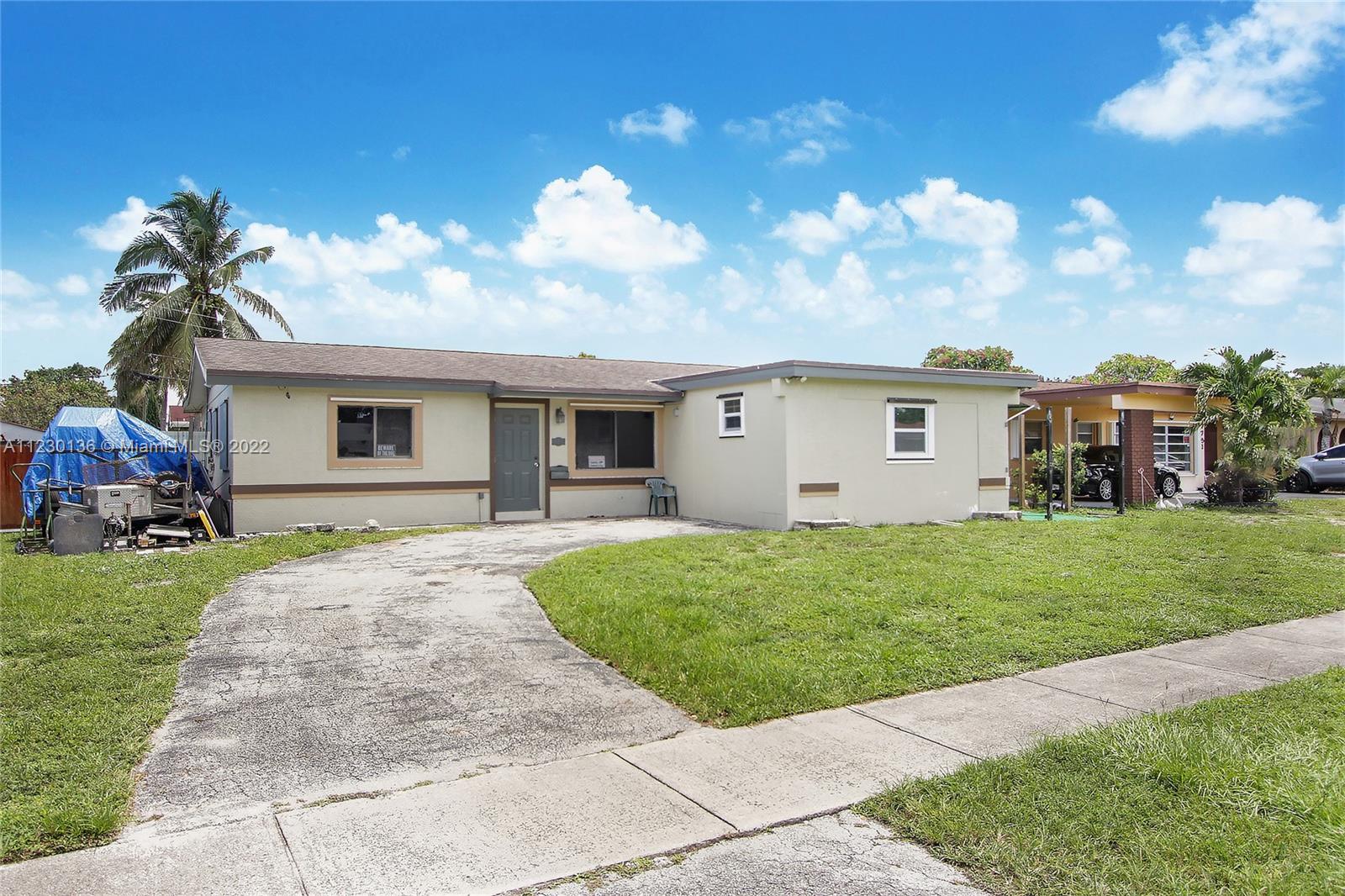 7741 40th St, Davie, FL 33024