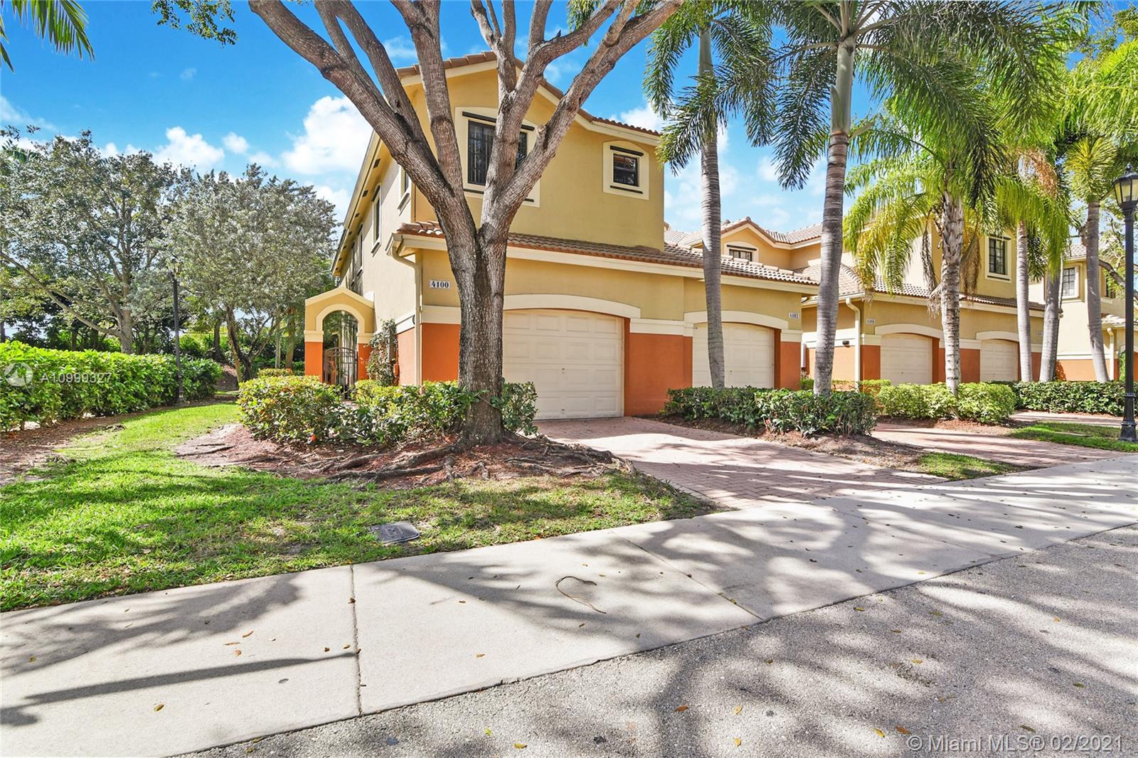4100 Forest Dr, Weston, FL 33332