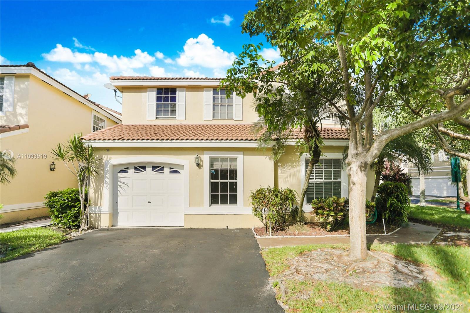 973 Azure Ln, Weston, FL 33326