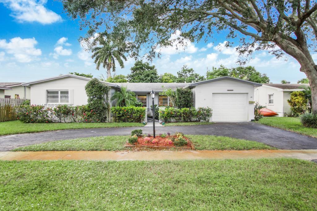 140 77th Way, Pembroke Pines, FL 33024