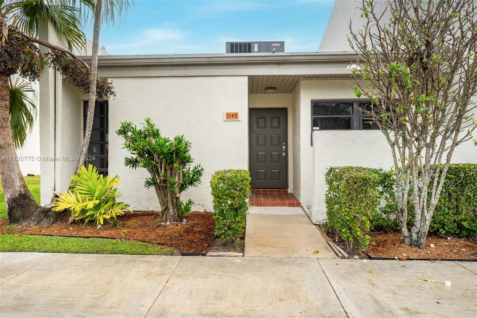1145 98th Ter, Pembroke Pines, FL 33024