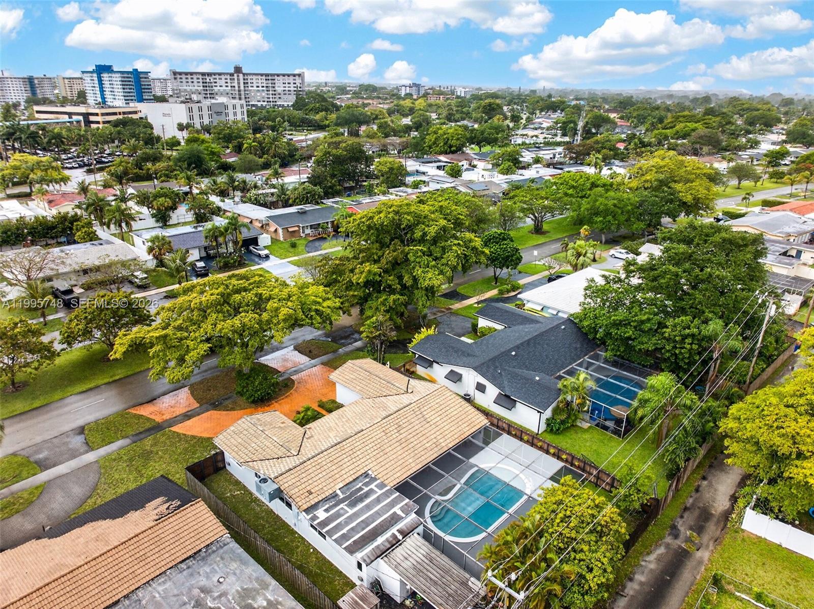 763 Rainbow Dr, Hollywood, FL 33021