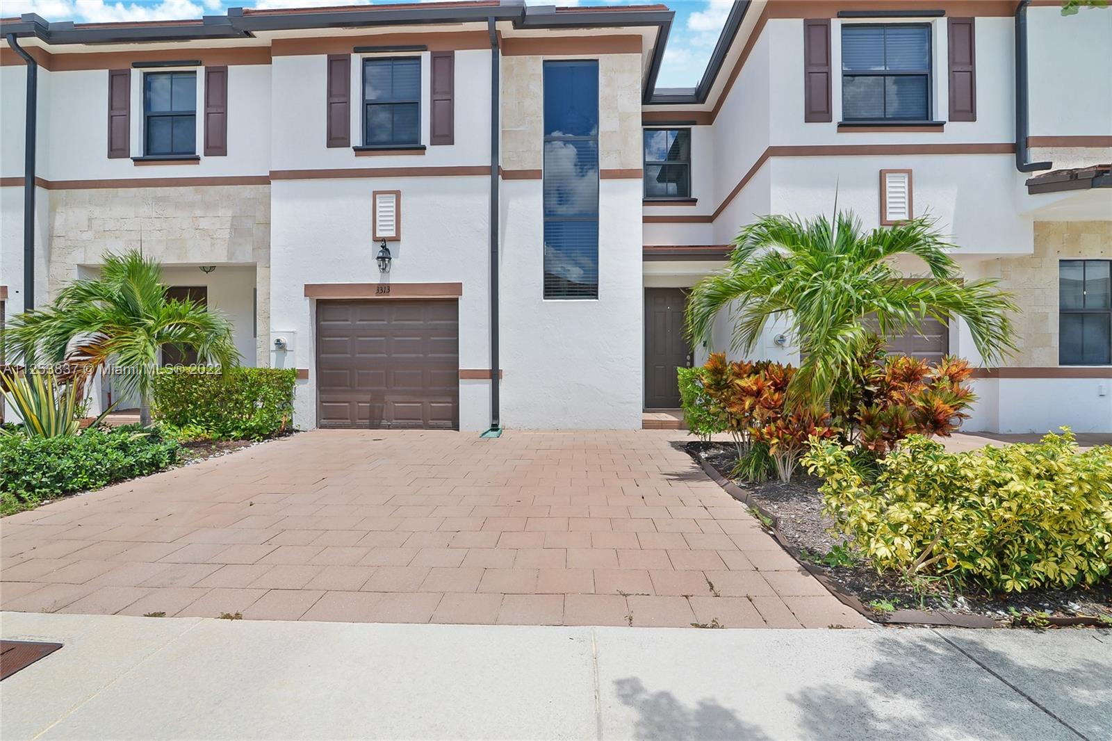3313 100th Ter, Hialeah, FL 33018