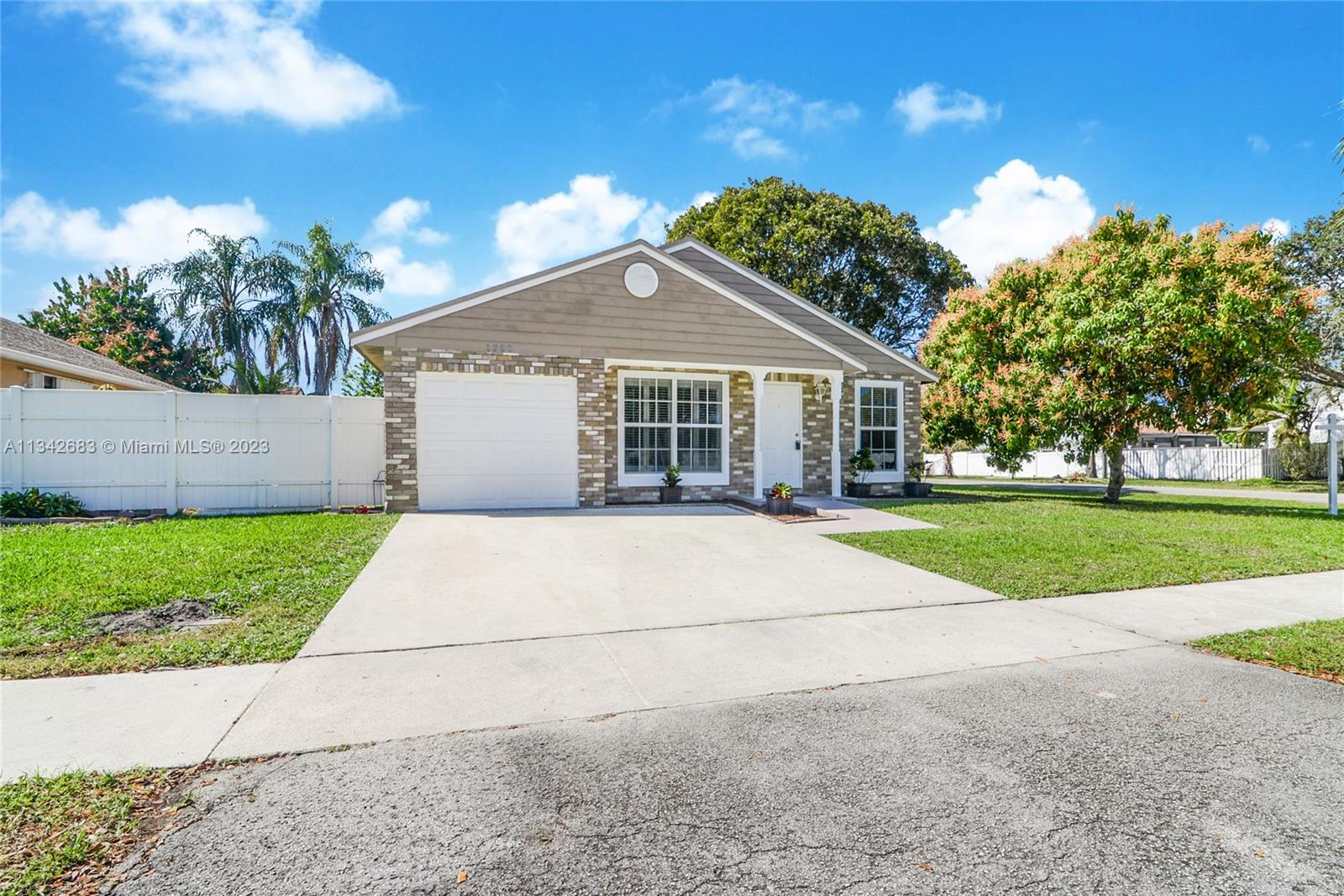 1200 85th Ter, Pembroke Pines, FL 33025