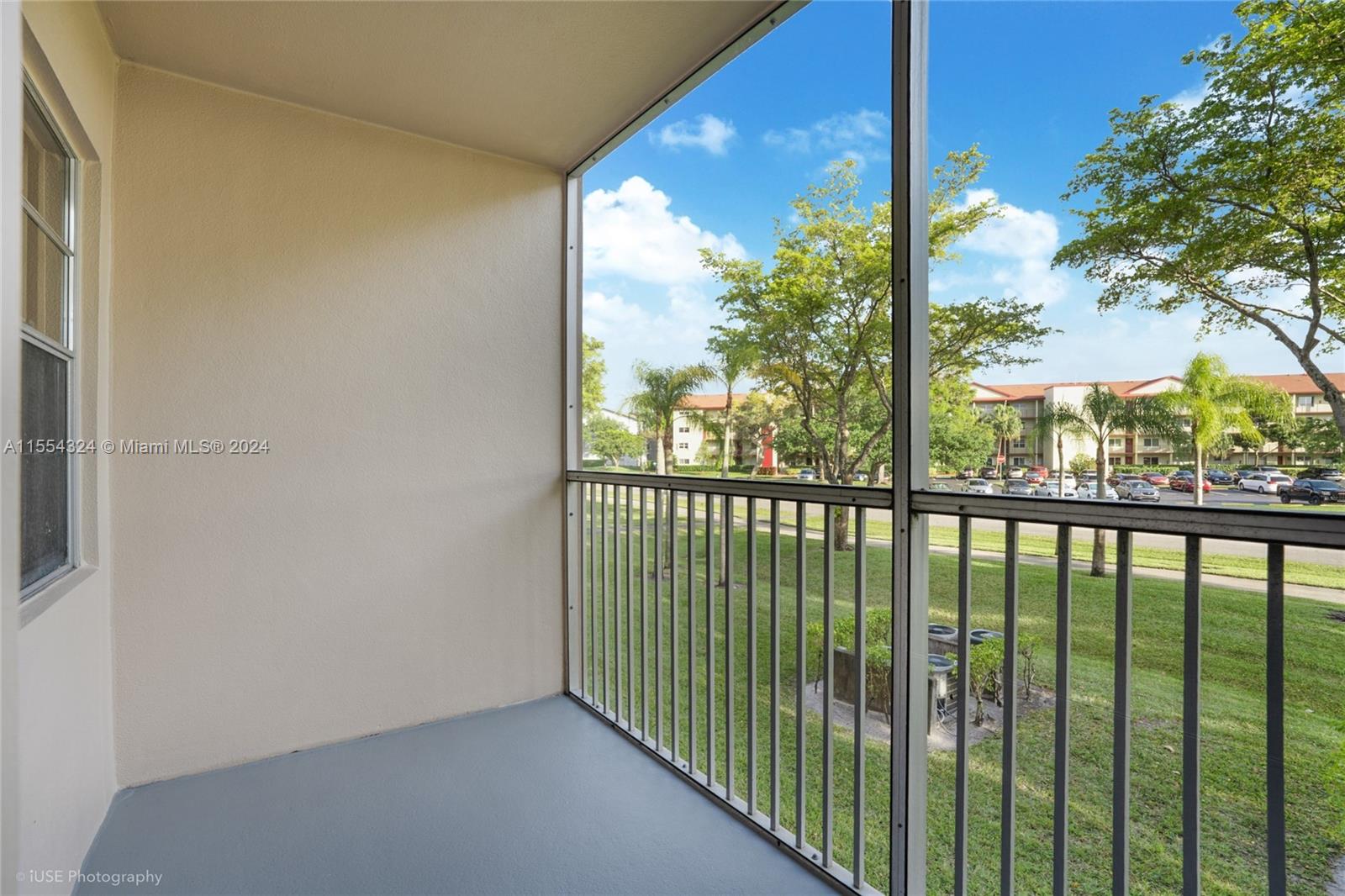 12850 4th Ct, Pembroke Pines, FL 33027